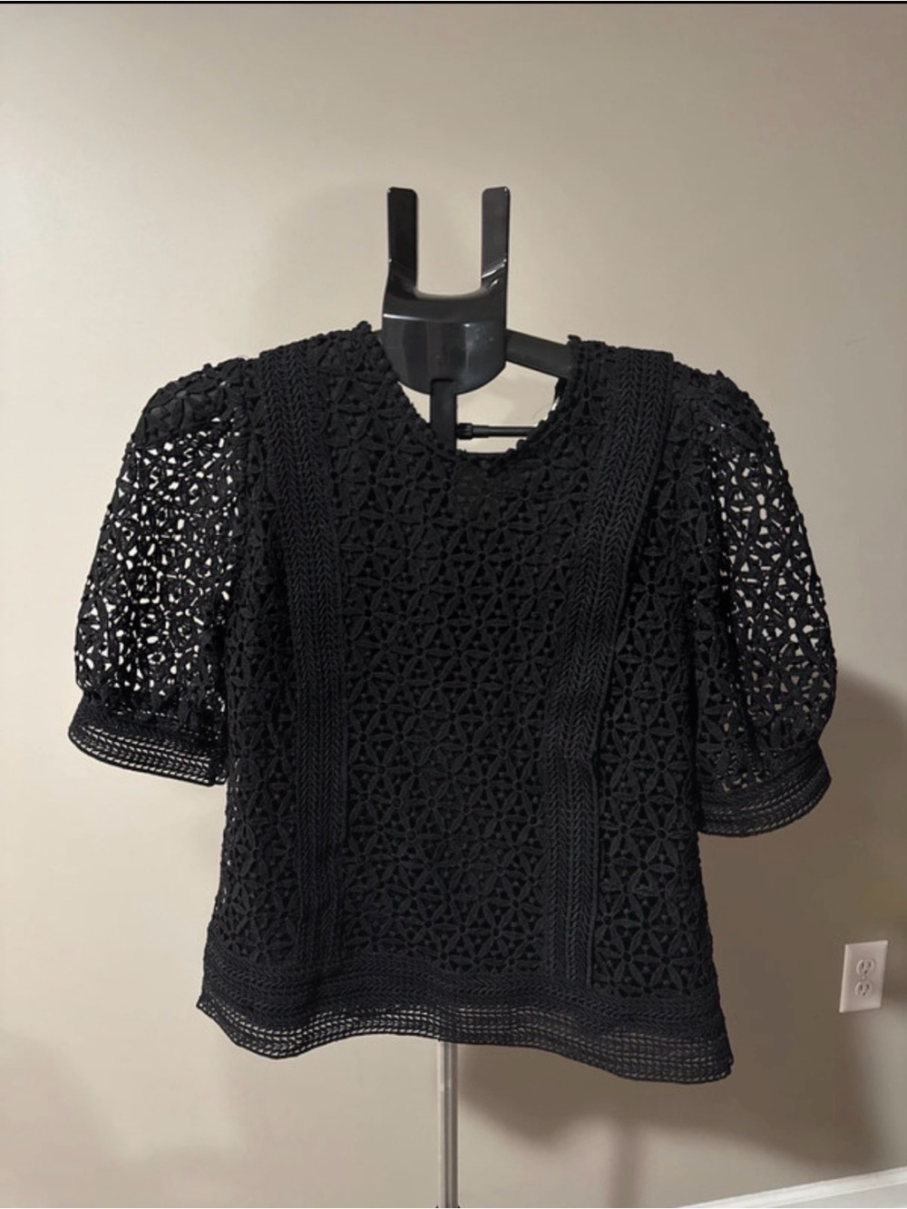 Pinky Black Crochet Puff-Sleeve Top